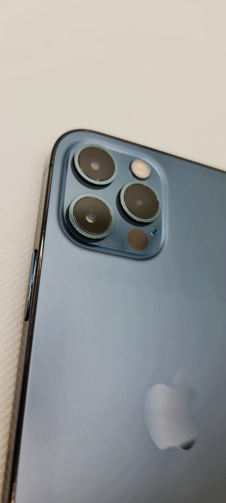 iPhone 12 Pro / 128GB / blau